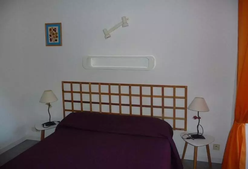 هتل Hôtel Les Eucalyptus