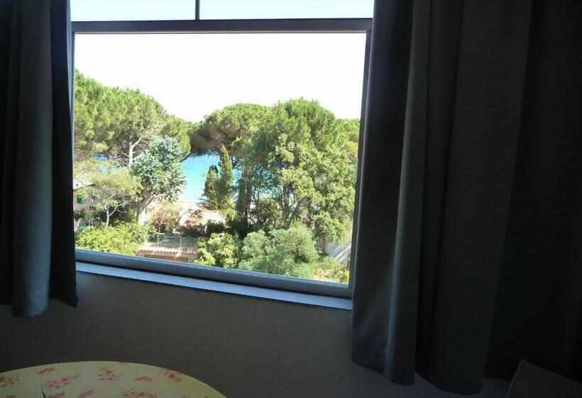 فندق Hôtel Les Eucalyptus