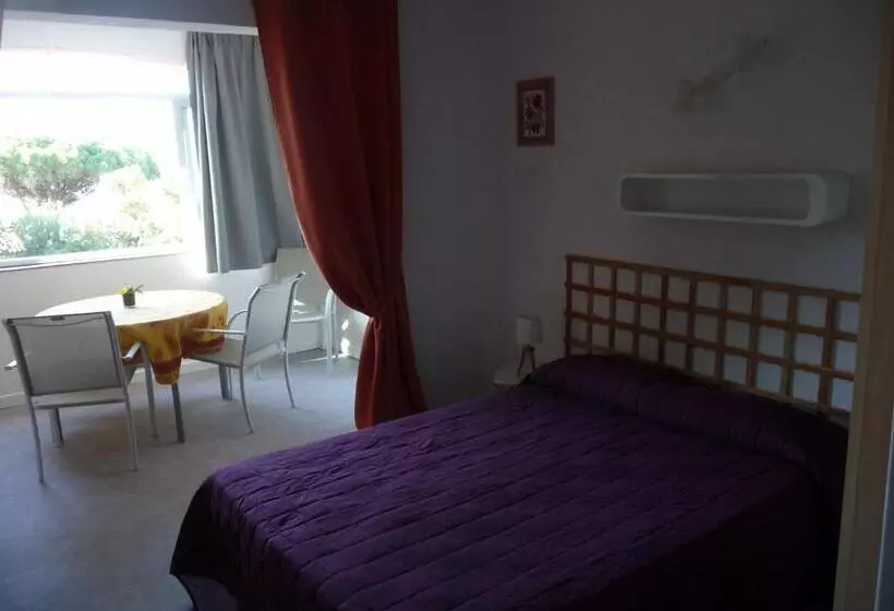 هتل Hôtel Les Eucalyptus
