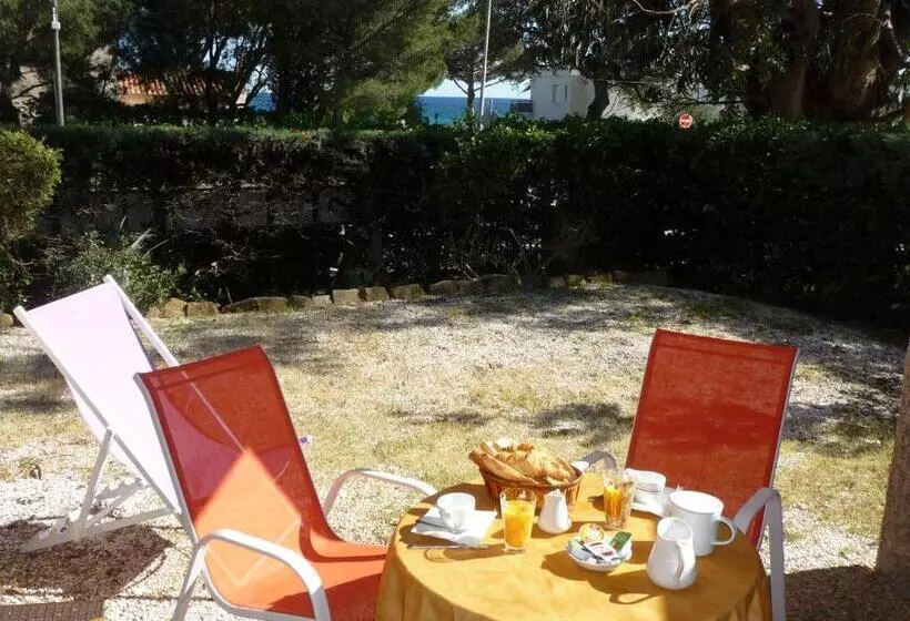 هتل Hôtel Les Eucalyptus