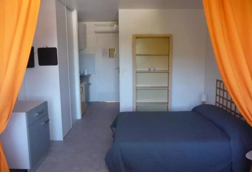 هتل Hôtel Les Eucalyptus