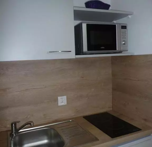 هتل Hôtel Les Eucalyptus