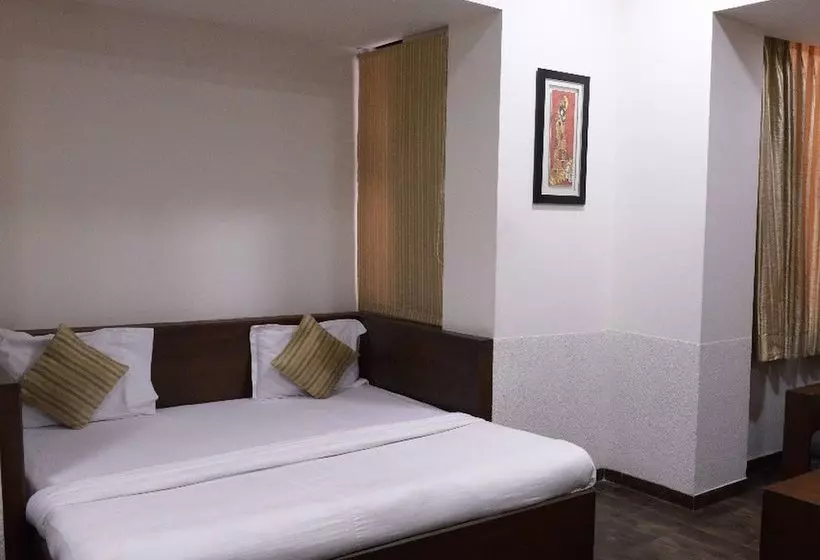 Hotel Palm View Residency