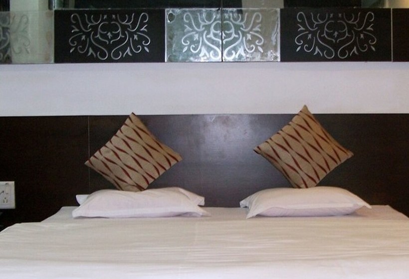 Отель Palm View Residency