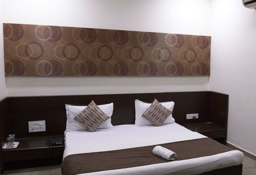 Отель Palm View Residency