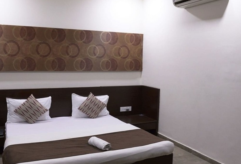 Отель Palm View Residency