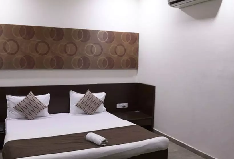 Hotel Palm View Residency