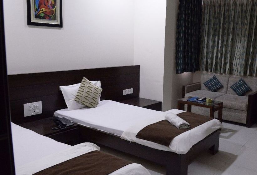 Отель Palm View Residency