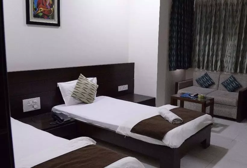 Hotel Palm View Residency