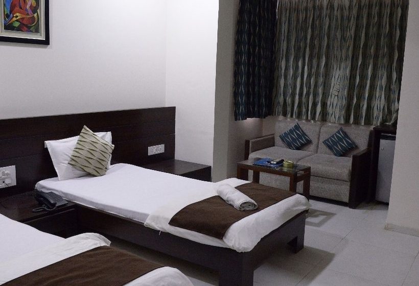 Отель Palm View Residency