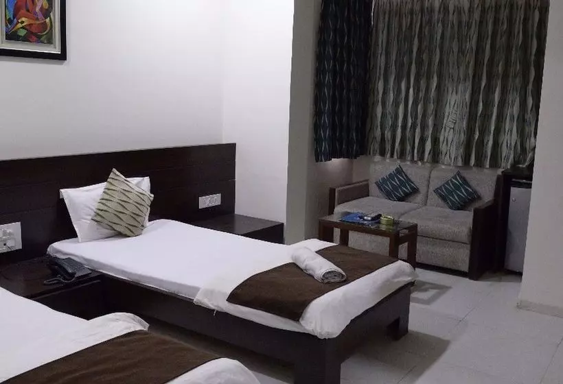 Hotel Palm View Residency