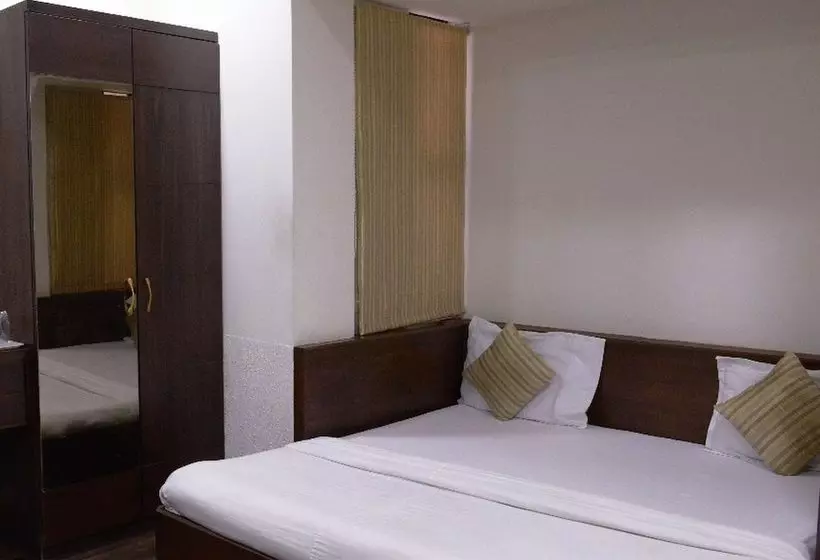 Hotel Palm View Residency