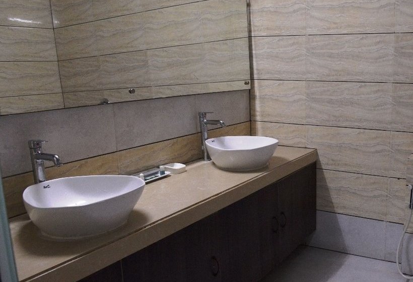 Отель Palm View Residency