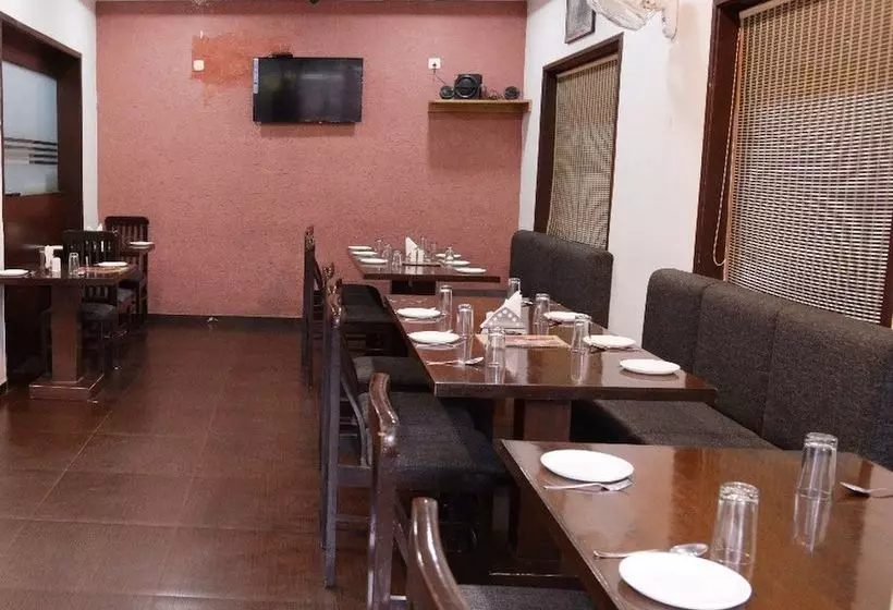 Hotel Palm View Residency