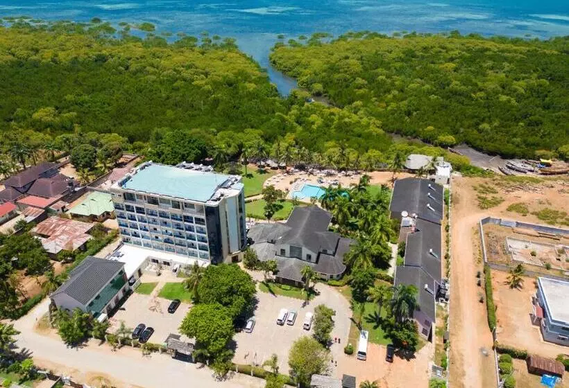هتل Tanga Beach Resort & Spa