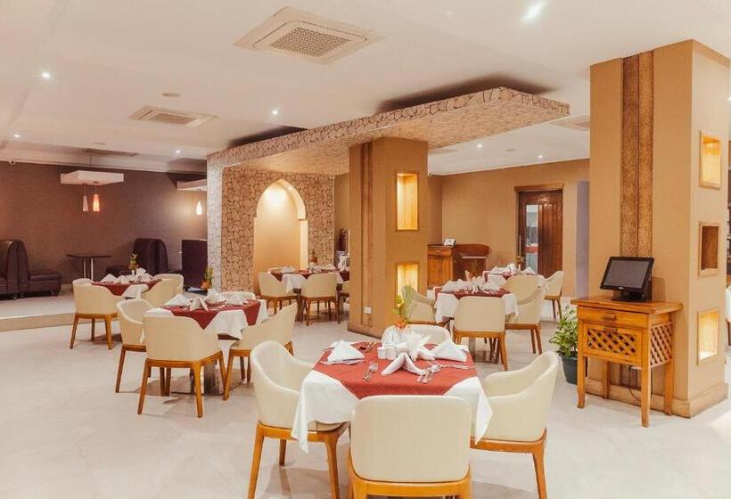 ホテル Tanga Beach Resort & Spa