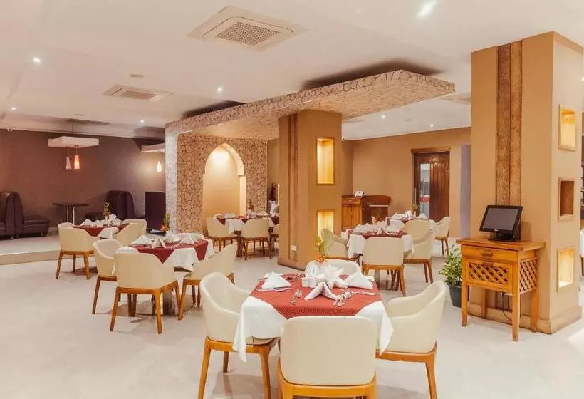 هتل Tanga Beach Resort & Spa