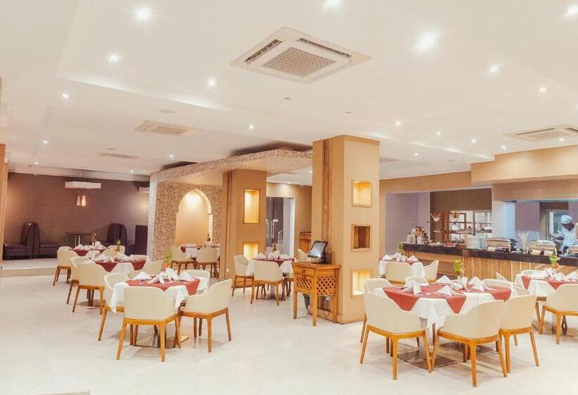 ホテル Tanga Beach Resort & Spa