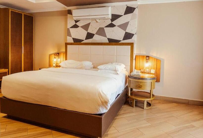 ホテル Tanga Beach Resort & Spa