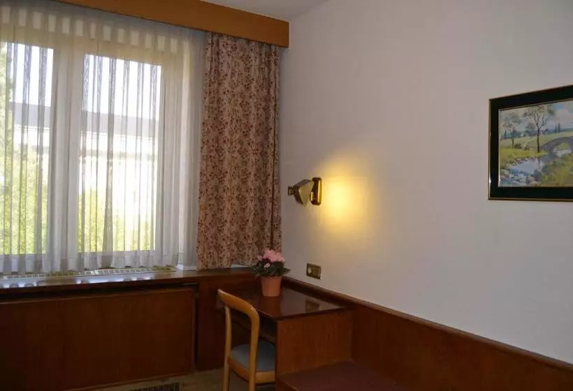 Top Hotel Garni, Modus Hotelbetriebe Gmbh