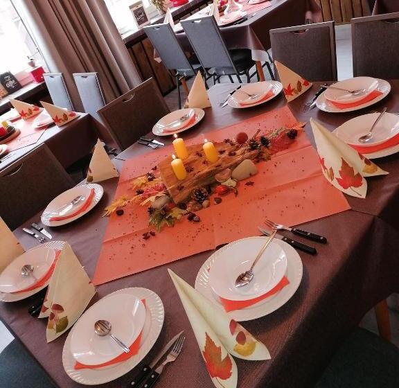 בית מלון כפרי Waldecker Taverne