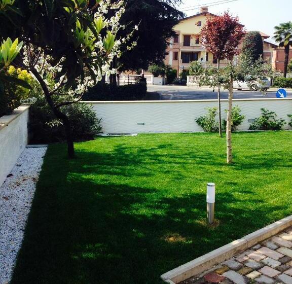 مبيت وإفطار H5 5h Luxury Room