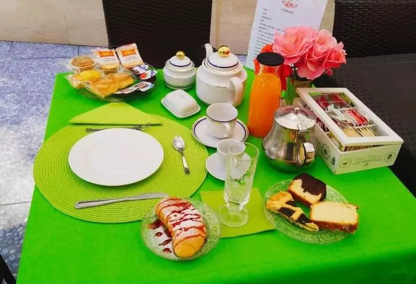 تختخواب و صبحانه Il Roseto