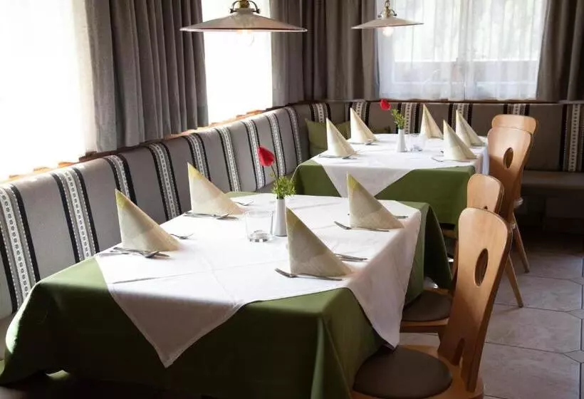 Hotelli Gasthof Innerwalten