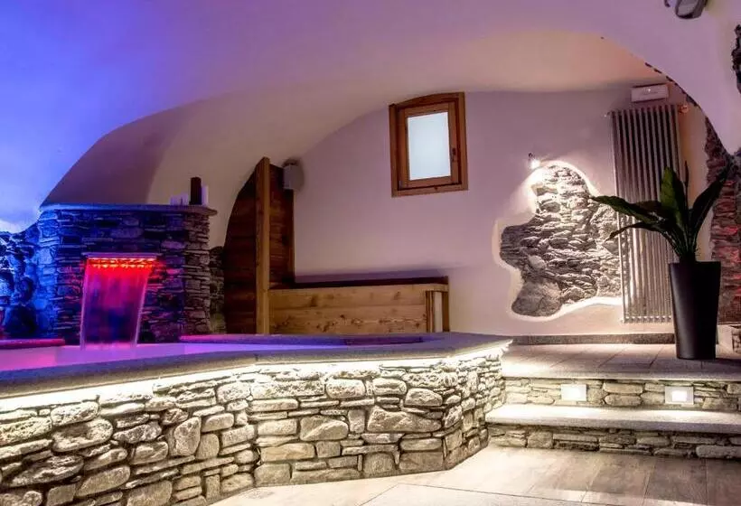 ホテル Le Petit Fenestrelle