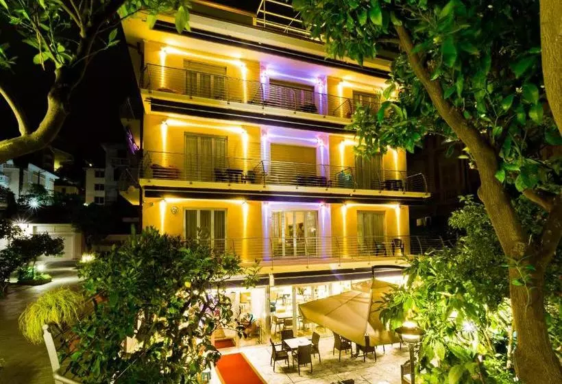 ホテル Villa Delibera