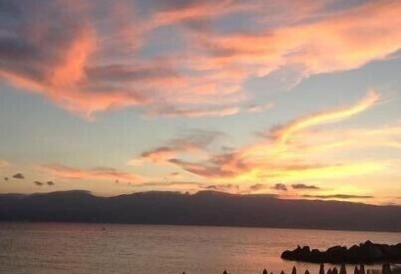 B&b Baia Dello Stretto