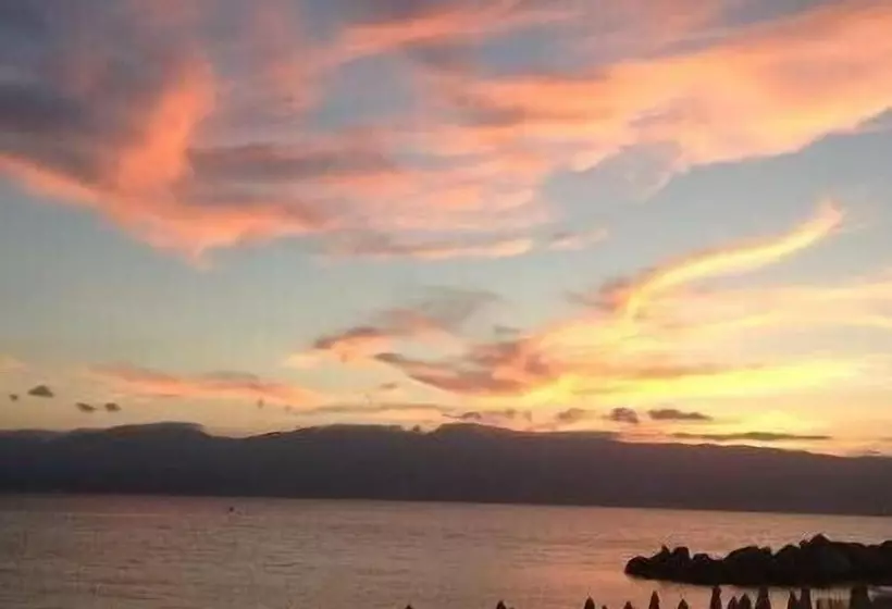 B&b Baia Dello Stretto