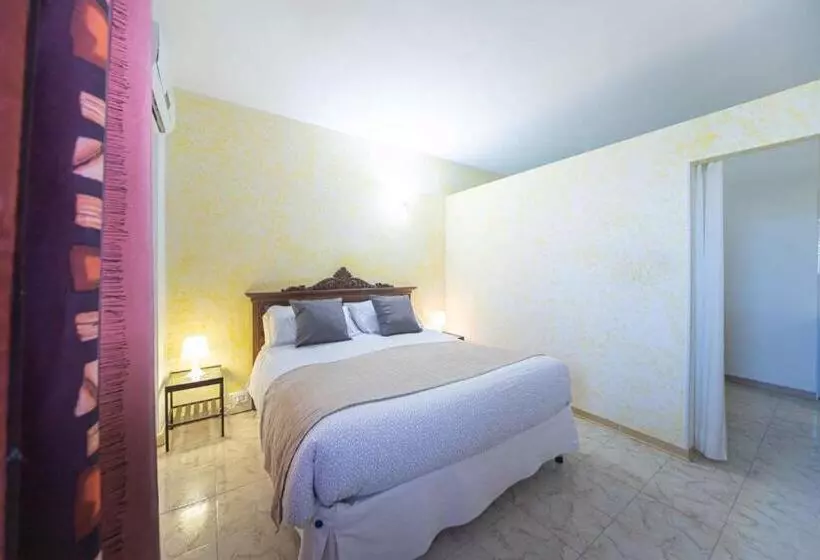 Hotelli Albergo Luisss