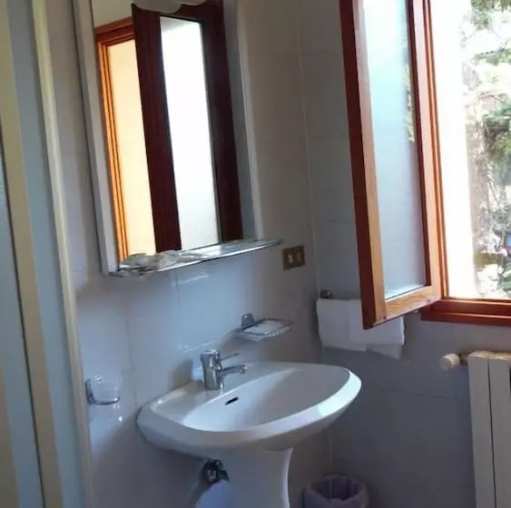 Hotelli Albergo Ristorante La Torretta