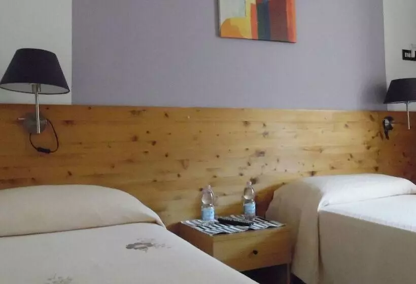 Hotelli Albergo Ristorante La Torretta