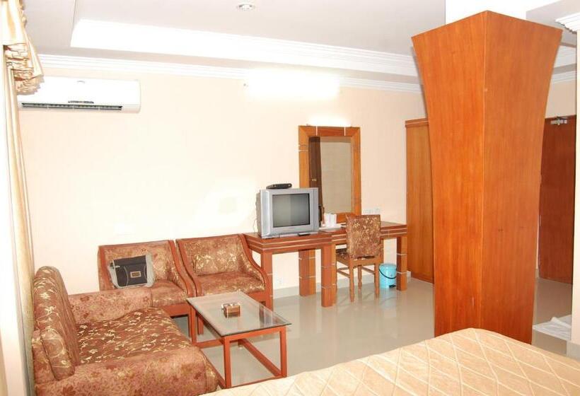 בית מלון כפרי Kpm Regency