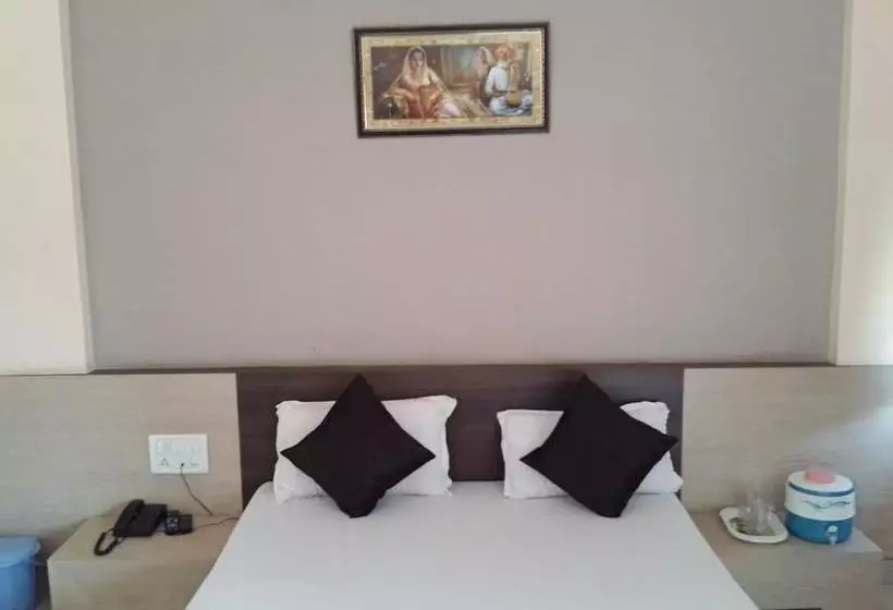 ホテル Somnath Atithigruh