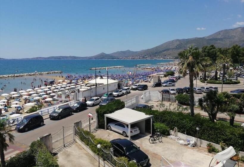 בית מלון כפרי Tirreno Formia