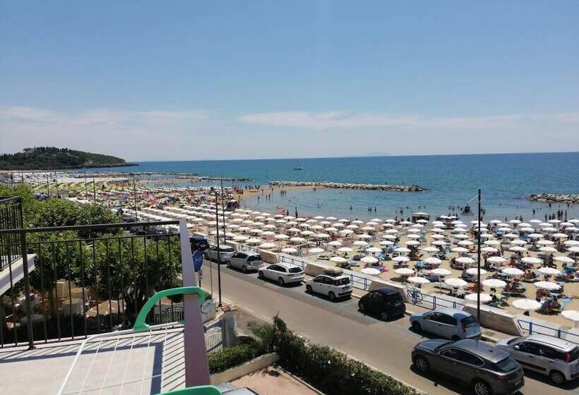 בית מלון כפרי Tirreno Formia