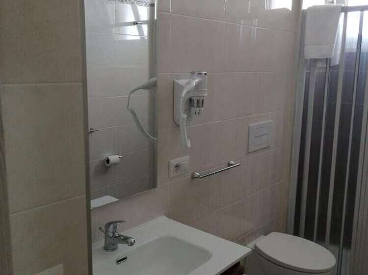 בית מלון כפרי Tirreno Formia