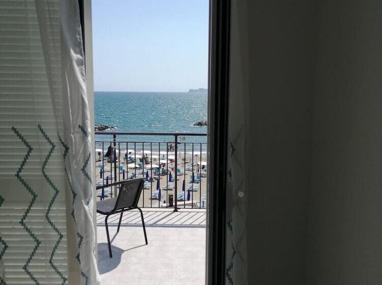 בית מלון כפרי Tirreno Formia