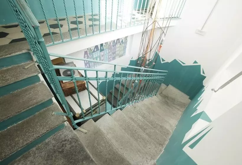 Madama Hostel & Bistrot