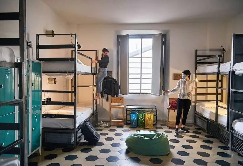 Madama Hostel & Bistrot