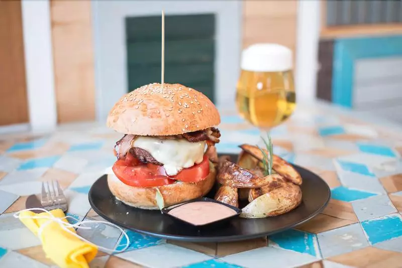 Madama Hostel & Bistrot