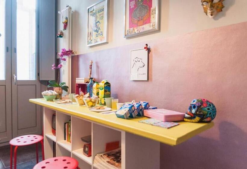 تختخواب و صبحانه Casa Dani&swing Bed&books