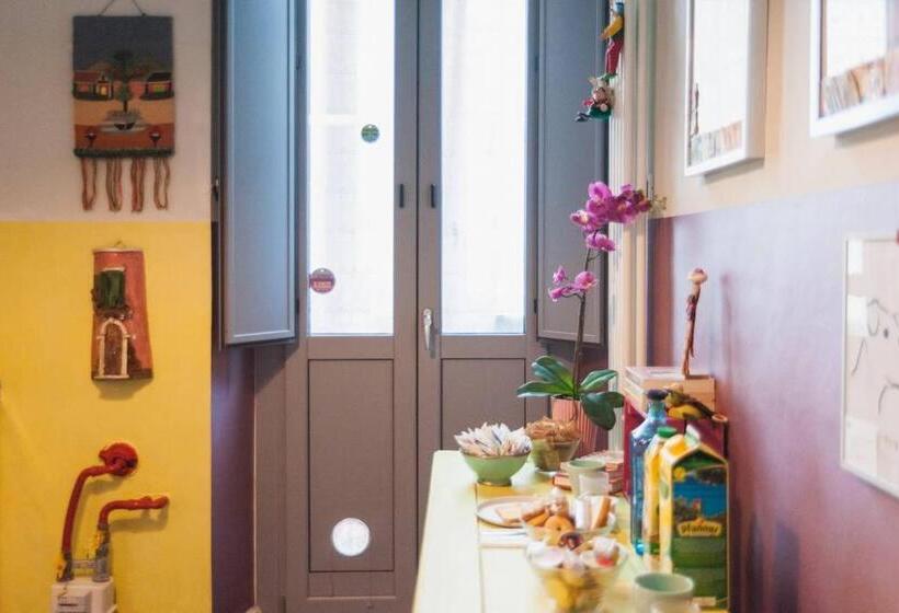 تختخواب و صبحانه Casa Dani&swing Bed&books