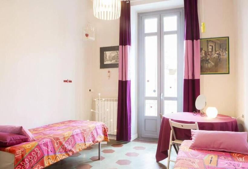 تختخواب و صبحانه Casa Dani&swing Bed&books