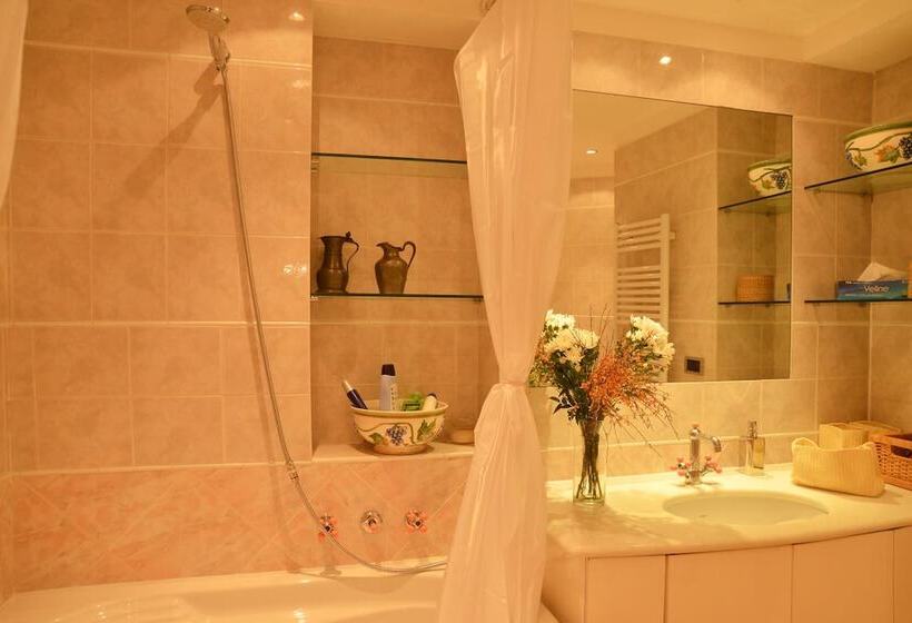 تختخواب و صبحانه La Luna E I Faló Luxury Accomodation