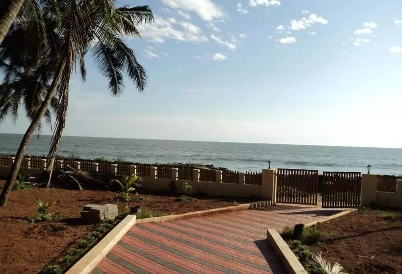 Club 7 Beach Resort
