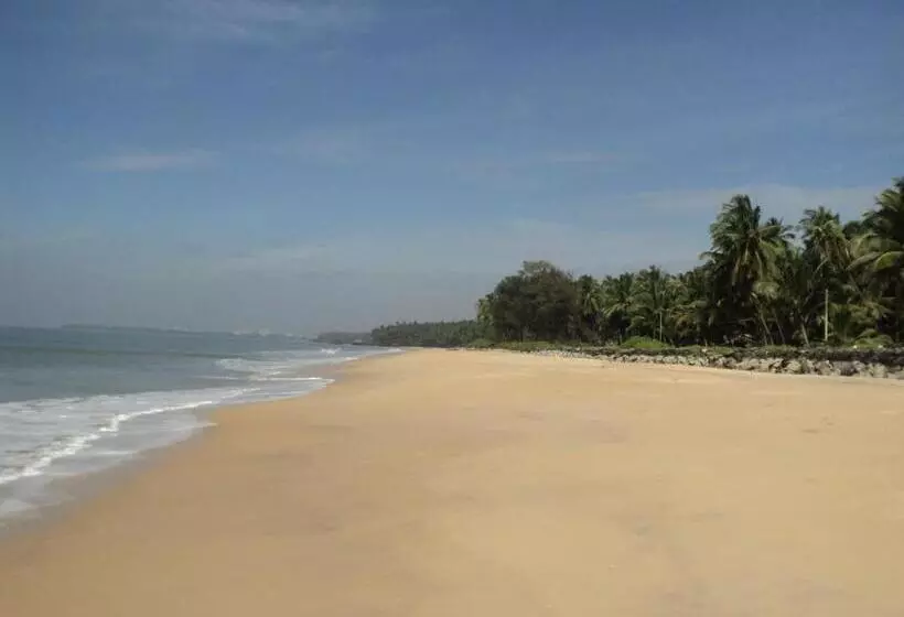 Club 7 Beach Resort
